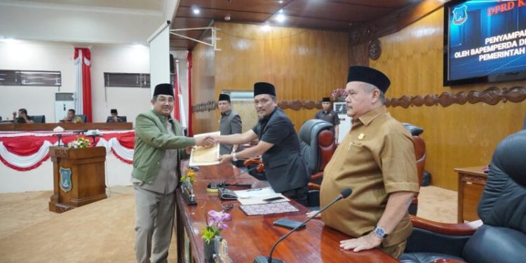 Paripurna Pertama, DPRD Tanjabbar Dengarkan Penyampaian Nota Pengantar LKPJ Bupati Tahun 2024