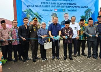 Lepas Ekspor Pinang ke Bangladesh, Gubernur Al Haris Apresiasi Pengusaha Muda Binaan IPB