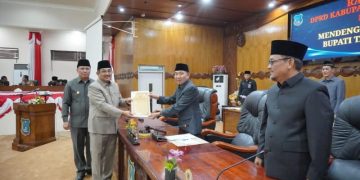 Gelar Paripurna, DPRD Tanjabbar Dengarkan Pidato Perdana Bupati Anwar Sadat