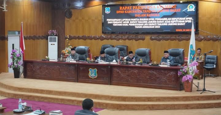 DPRD Tanjabbar Gelar Paripurna ke Empat, Penyampaian Pansus dan Pendapat Akhir LKPJ Bupati Tahun Anggaran 2024
