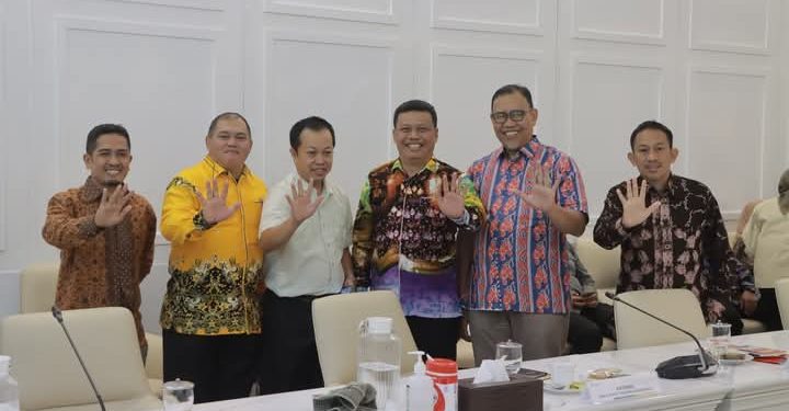 Wakil Bupati Tanjab Barat Audiensi dengan Menteri Bappenas Dorong Penguatan Komoditas Kelapa