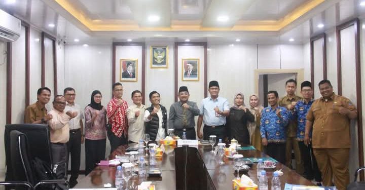 Bupati Tanjab Barat Tegaskan Komitmen Tingkatkan Pelayanan Publik
