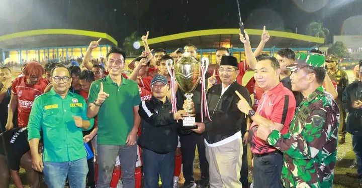 Batang Asam Juara Bupati Cup 2025, Bupati UAS Resmi Tutup Turnamen