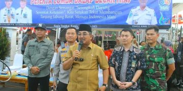 Lestarikan Transportasi Tradisional, Bupati UAS Saksikan Lomba Balap Becak Hias