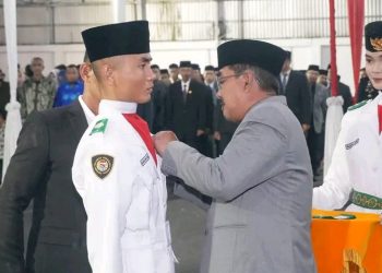 Bupati UAS Kukuhkan Paskibraka Kabupaten Tanjung Jabung Barat Tahun 2025