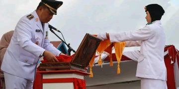 Pemkab Tanjab Barat Gelar Upacara Penurunan Bendera HUT ke-80 RI