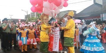 Bupati UAS: Pawai Budaya Jadi Cerminan Kreasi dan Kekayaan Adat Tanjab Barat