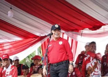 Semarak Pawai Pembangunan, Gubernur Al Haris Ajak Masyarakat Perkuat Rasa Kebersamaan dan Bangga Budaya Daerah