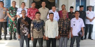 Gubernur Al Haris Dampingi Menteri Transmigrasi Bahas Penyelesaian Permasalahan TSM IV Gelam Baru