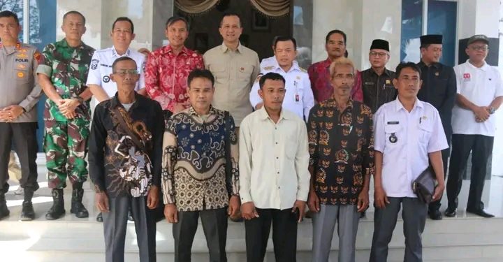 Gubernur Al Haris Dampingi Menteri Transmigrasi Bahas Penyelesaian Permasalahan TSM IV Gelam Baru