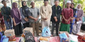 Bupati UAS Salurkan Bantuan untuk Korban Kebakaran di Tungkal III