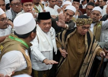 Gubernur Al Haris Hadiri Tabligh Akbar Bersama Buya Yahya