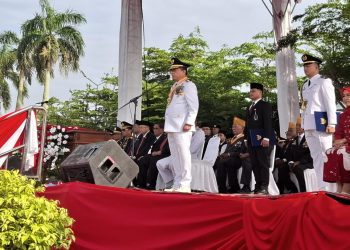 Pimpin Upacara HUT RI ke-80, Gubernur Al Haris Ajak Masyarakat Perkuat Persatuan dan Semangat Gotong Royong