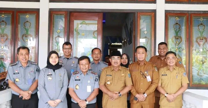Bupati UAS Terima Audiensi Kakanwil Kemenkum Jambi Bahas Program Pembentukan Pos Bantuan Hukum