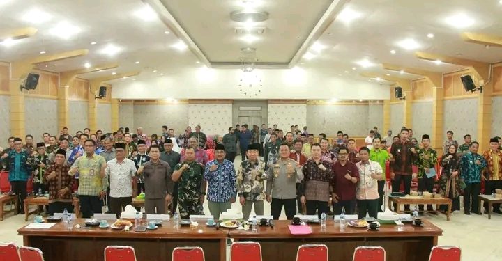 Bupati UAS Pimpin Rakor Forkopimda: Perkuat Kewaspadaan Dini, Jaga Kondusifitas Tanjab Barat