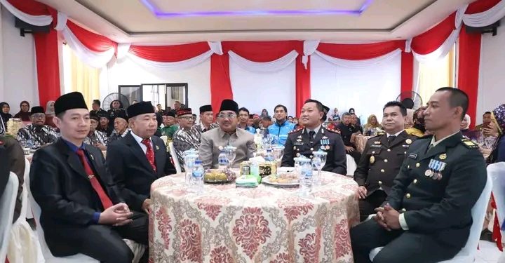 Ketua DPRD Tanjab Barat Hadiri Upacara HUT Bhayangkara ke-79 di Mapolres