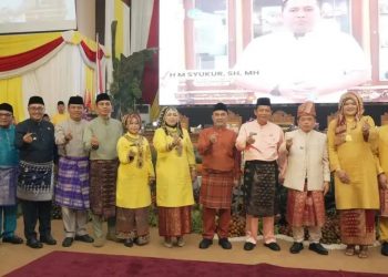 Wabup Tanjab Barat Hadiri Paripurna HUT ke-26 Tanjab Timur