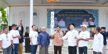Peringati Hari Santri, Bupati UAS dan KORMI Tanjab Barat Gelar ‘Goes to Pesantren’