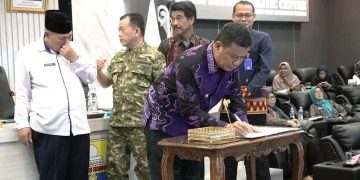 Wabup Katamso Hadiri Launching dan Penandatanganan Komitmen Pembangunan Kependudukan Provinsi Jambi 2025-2029