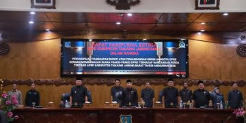 Paripurna ketiga, DPRD Tanjabbar Mendengarkan Penyampaian Bupati Terhadap Ranperda Tahun Anggaran 2026