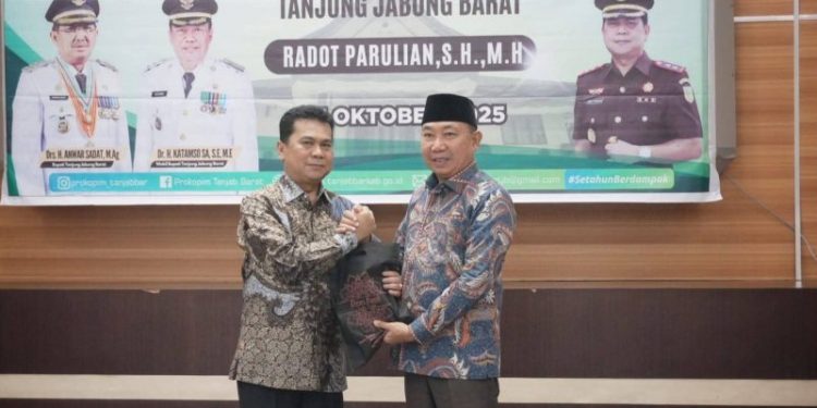 Ketua DPRD Tanjabbar Hadiri Malam Perpisahan Kepala Kejaksaan Negeri Tanjung Jabung Barat