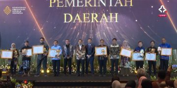 Gubernur Al Haris Terima Penghargaan ‘Pemerintah Daerah Terbaik’ dari Kementerian Kebudayaan