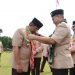 Bupati UAS Dianugerahi Lencana Bergengsi “Tokoh Pramuka Perintis Utama” di Apel Besar Hari Pramuka ke-64