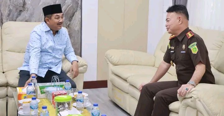 Bupati Anwar Sadat Terima Silaturahmi Kajari Baru, Perkuat Sinergi Penegakan Hukum di Tanjab Barat