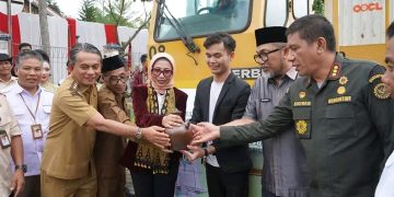 Sekda Sudirman Lepas Ekspor Pinang 36 Ton ke Bangladesh