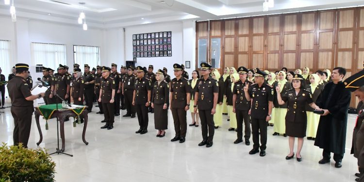 Kajati Jambi Lantik 11 Pejabat Baru, Tekankan Profesionalisme Dan Integritas