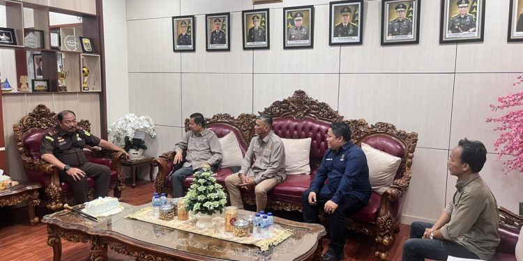 Terima Kunjungan KI Jambi, Kajati Jambi Tegaskan Komitmen Keterbukaan Informasi