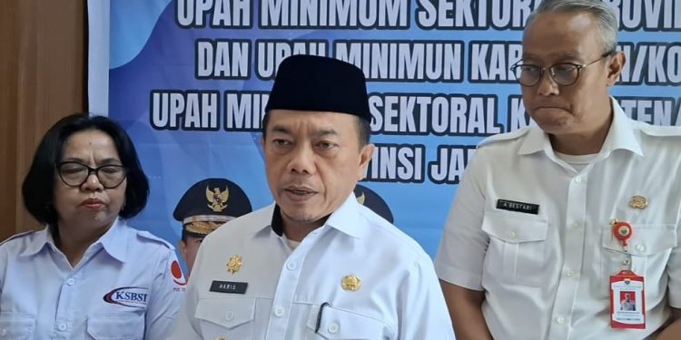 Gubernur Al Haris Umumkan UMP–UMK Jambi 2026, Berikut Besaran Upah Kabupaten dan Kota