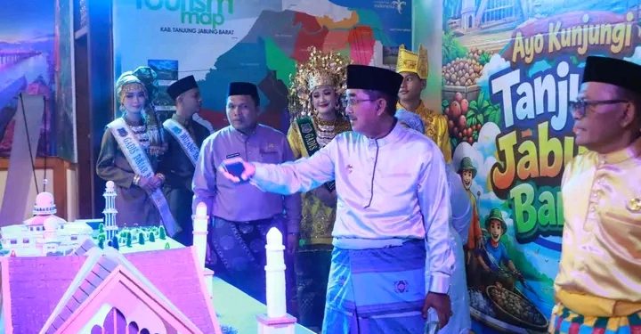 Bupati Anwar Sadat Hadiri Launching “Jambi Elok Nian”