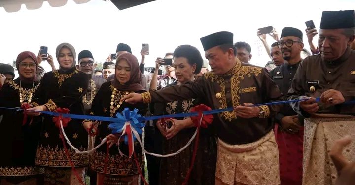 Gubernur Al Haris Launching “Jambi Elok Nian” dan Buka Parade Budaya serta Pameran Jambi Mantap Expo