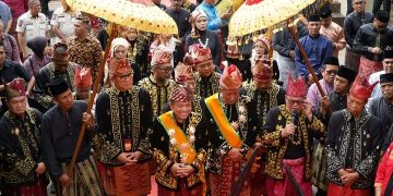 Gubernur Al Haris: Pemberian Gelar Adat Wujud Penghargaan dan Doa