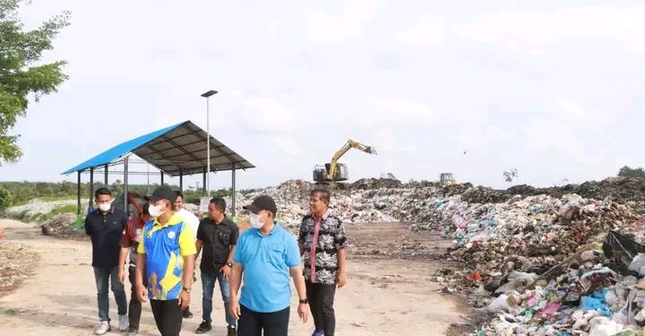 Respons Arahan Presiden soal Darurat Sampah, Bupati Tanjab Barat Tinjau TPA Lubuk Terentang