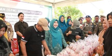 Bupati UAS Bersama Ketua TP PKK Hj. Fadhilah Sadat Hadiri Gerakan Pangan Murah Serentak Nasional 