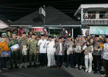 Ribuan Warga Padati Malam Puncak Festival Arakan Sahur 2026 di Tanjab Barat