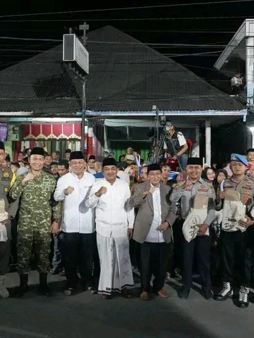 Ribuan Warga Padati Malam Puncak Festival Arakan Sahur 2026 di Tanjab Barat