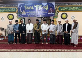 Ketua DPRD Tanjabbar Hadiri Israj Mi’raj Nabi Muhammad SAW dan Milad Majelis Ta’lim Al-Huda ke – 8 di Desa Kampung Baru