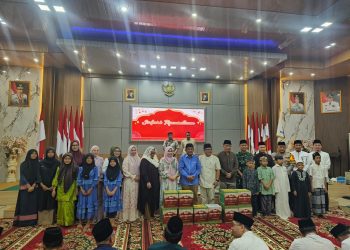 Safari Ramadhan, SKK Migas – PetroChina Santuni Anak Yatim di Tanjab Barat