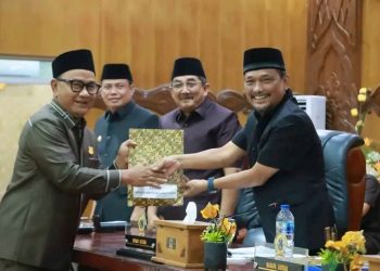 Bupati UAS dan Wabup Katamso Hadiri Paripurna, DPRD Sampaikan Pemandangan Umum Fraksi atas LKPJ 2025