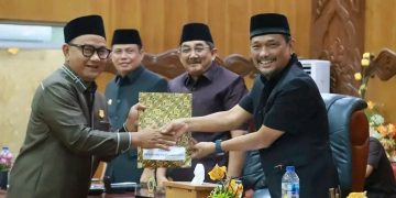 Bupati UAS dan Wabup Katamso Hadiri Paripurna, DPRD Sampaikan Pemandangan Umum Fraksi atas LKPJ 2025