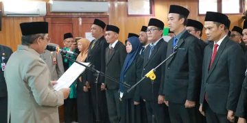 Bupati UAS Tekankan Integritas dan Kolaborasi Saat Lantik Pejabat Manajerial dan Non-Manajerial Pemkab Tanjab Barat