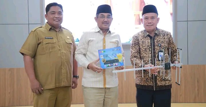 Bupati Anwar Sadat Dukung Sosialisasi Piala Dunia 2026 dan Pemasangan Antena TVRI Jambi