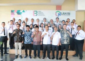 Bupati Tanjab Barat Pantau Uji Kompetensi JPT Pratama di LAN Jatinangor