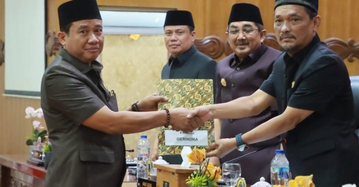 DPRD Tanjabbar Gelar Paripurna LKPJ 2025, Fraksi-Fraksi Soroti Pemerataan Infrastruktur dan Kesejahteraan