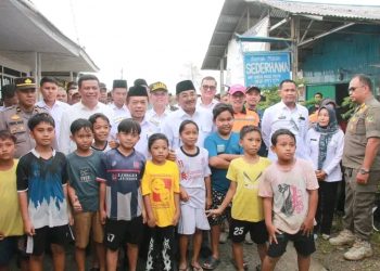 Gubernur Jambi Bersama Bupati dan Wabup Tinjau Lokasi Kebakaran serta Serahkan Bantuan di Teluk Nilau