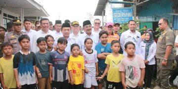 Gubernur Jambi Bersama Bupati dan Wabup Tinjau Lokasi Kebakaran serta Serahkan Bantuan di Teluk Nilau