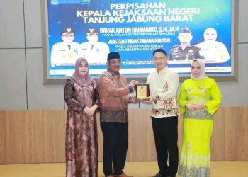 Pemkab Tanjab Barat Gelar Malam Perpisahan Kajari Anton Rahmanto, Penuh Haru dan Apresiasi